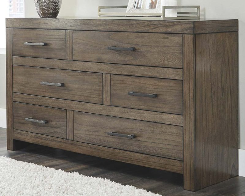 Deylin Dresser