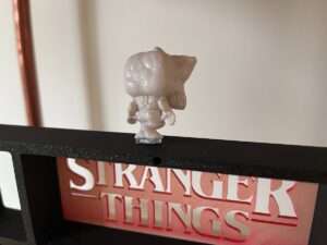 Stranger Things Kinder Joy Stand-03